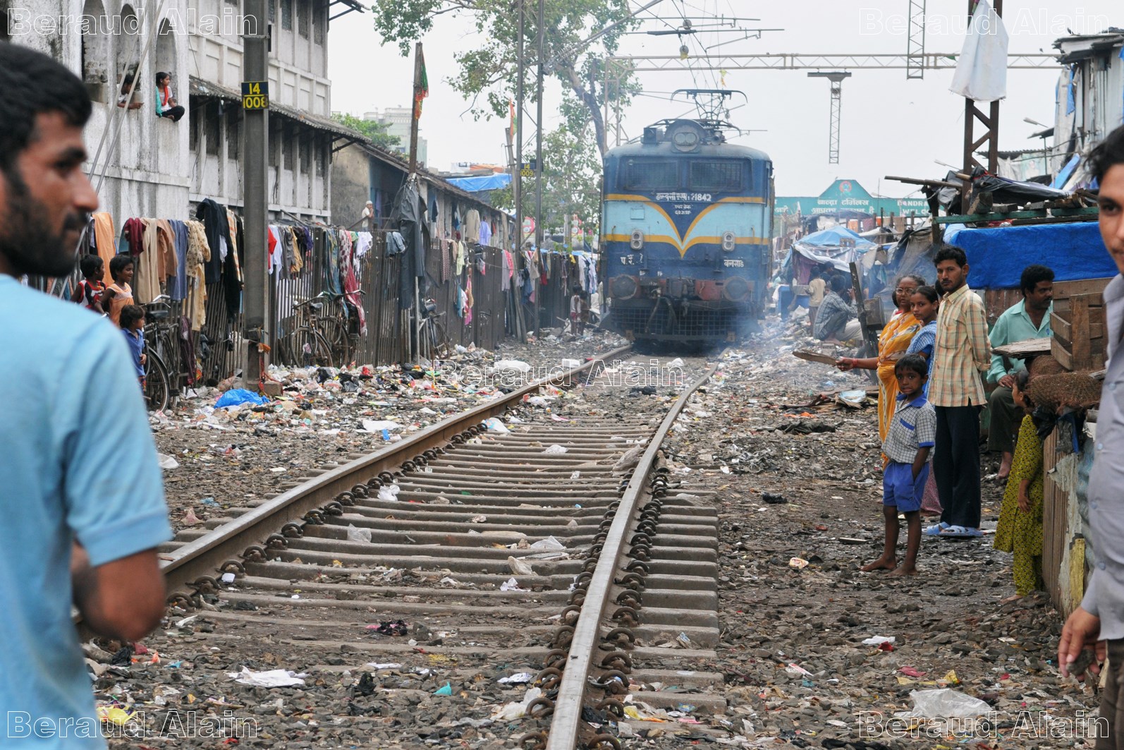 01 Bandra Abords du bidonville